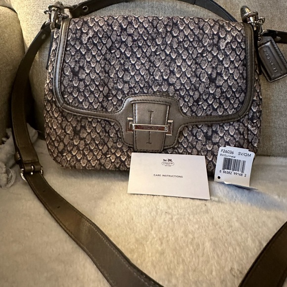 Coach crossbody - Picture 1 of 7